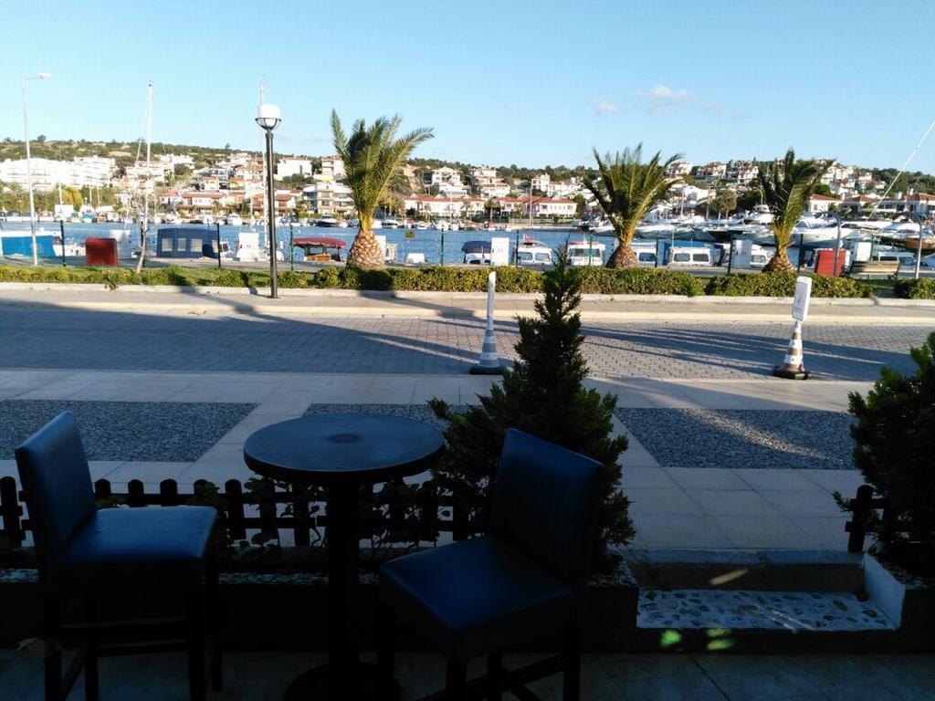 Marina Pansiyon&Cafe Çeşme Eksteriør billede