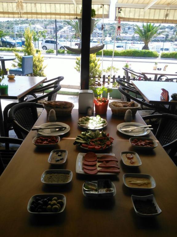 Marina Pansiyon&Cafe Çeşme Eksteriør billede